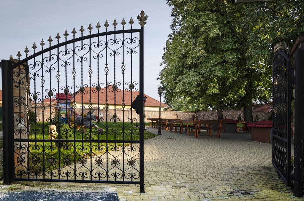 Penzion Moravsky Sommelier Valtice Exterior foto